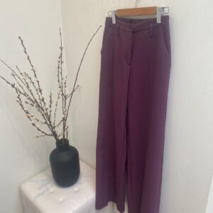 Broek gekleed - Summum